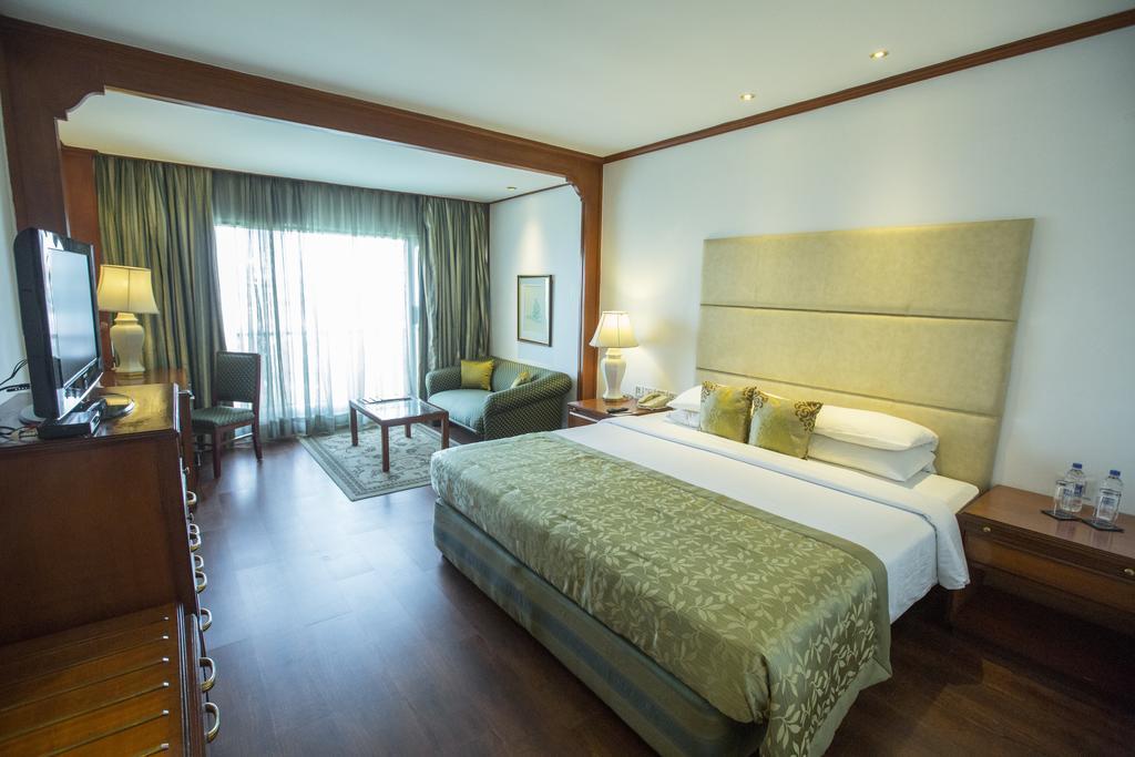 °HOTEL TAJ BANJARA HYDERABAD 5* (India) - from US$ 69 | BOOKED